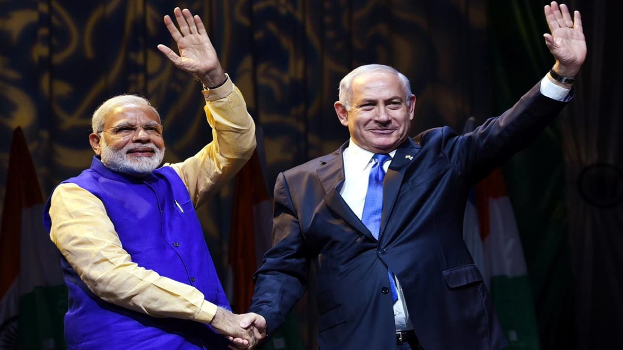 Narendra Modi with Benjamin Netanyahu Narendra Modi with Benjamin Netanyahu