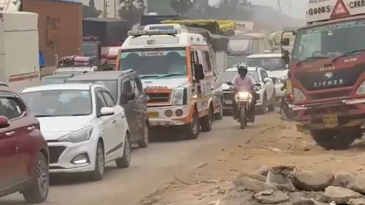  Mumbai Pune highway jam