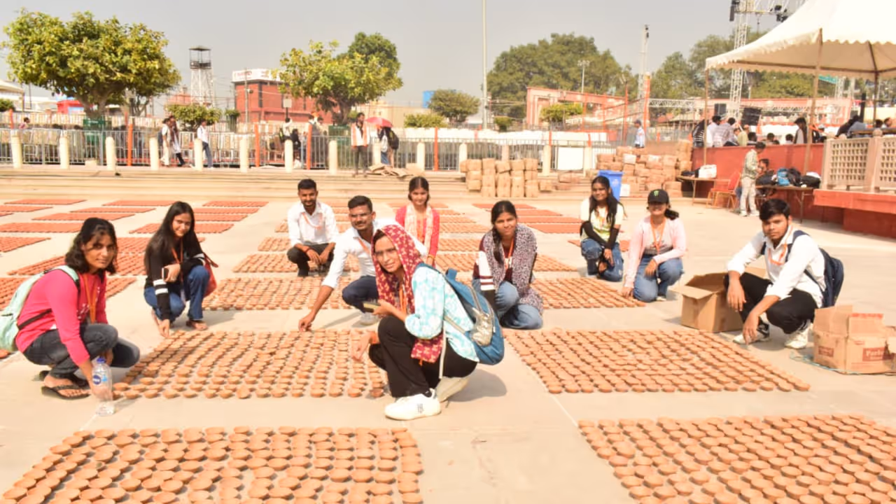 ayodhya deepotsav 2025 volunteers ram ki paidi preparations