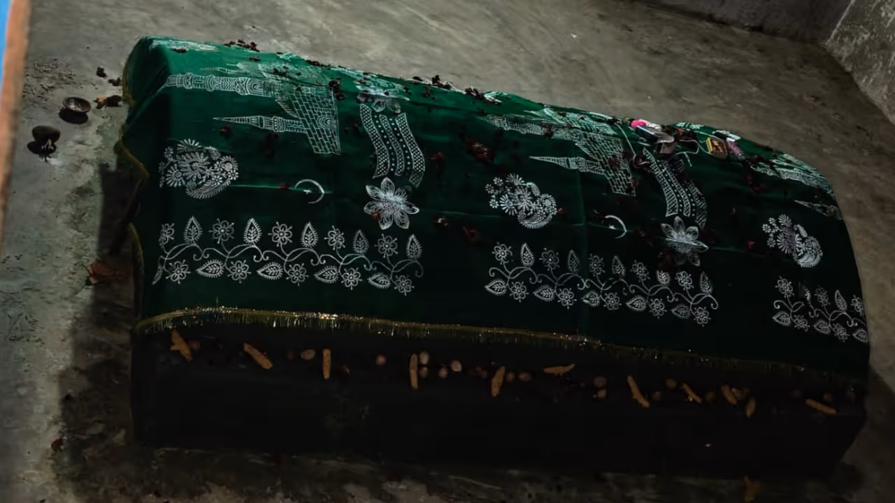 mirzapur hindu family builds mazar inside house police action