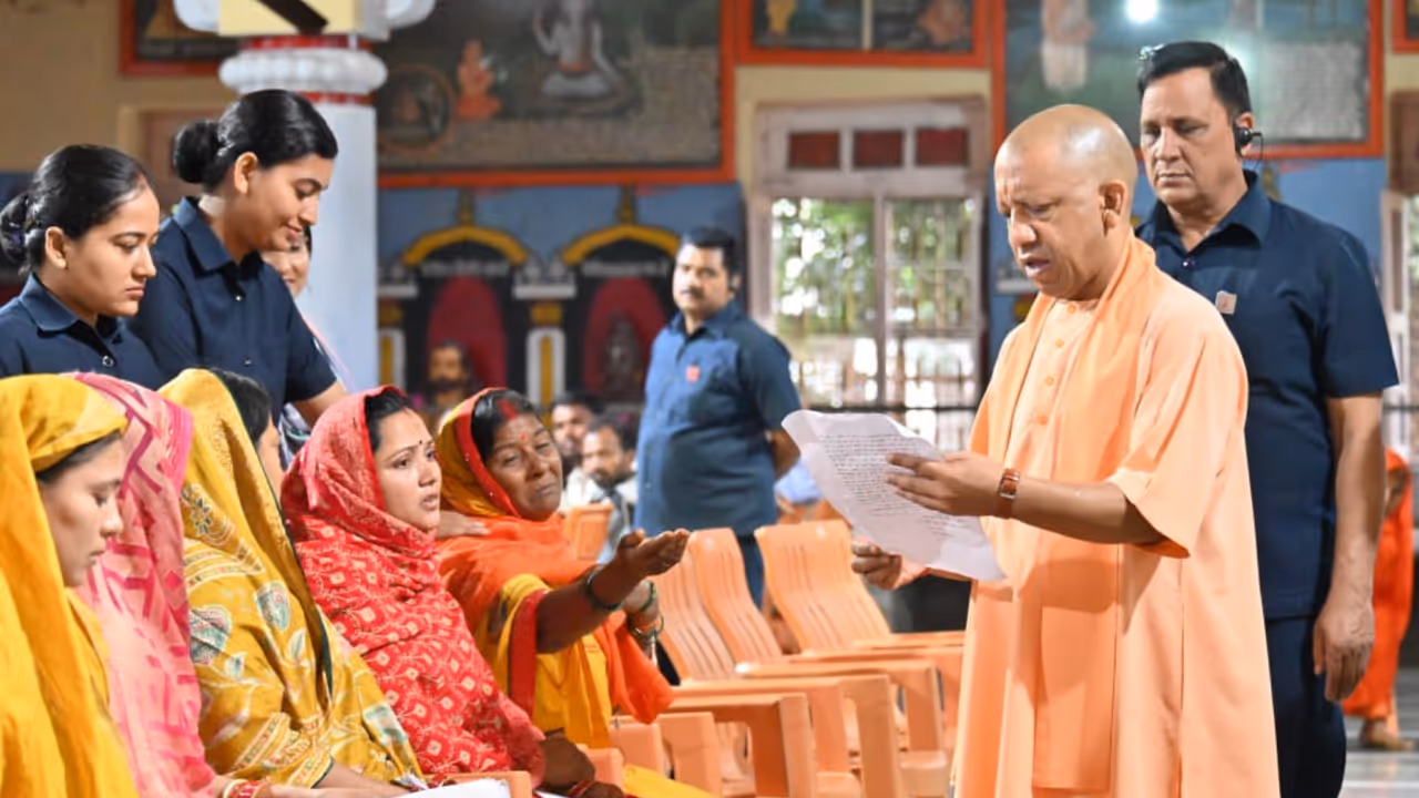 cm yogi adityanath janata darshan gorakhpur people problems cm yogi adityanath janata darshan gorakhpur people problems