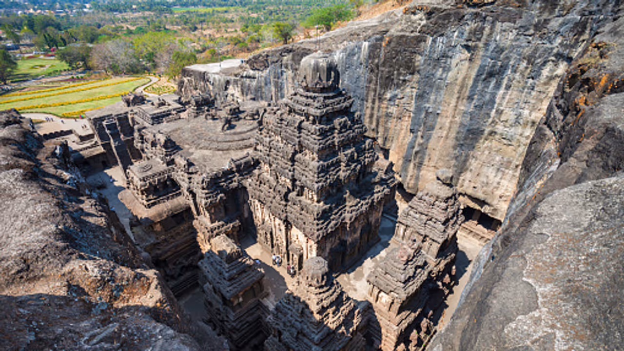 Vishwakarma built this koilash temple, myth Aurangzeb could not destroy it