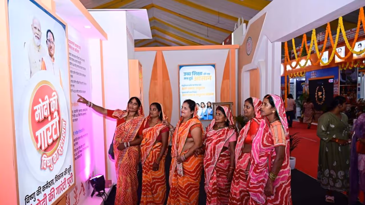 chhattisgarh rajyotsav 2025 photo exhibition public relations department