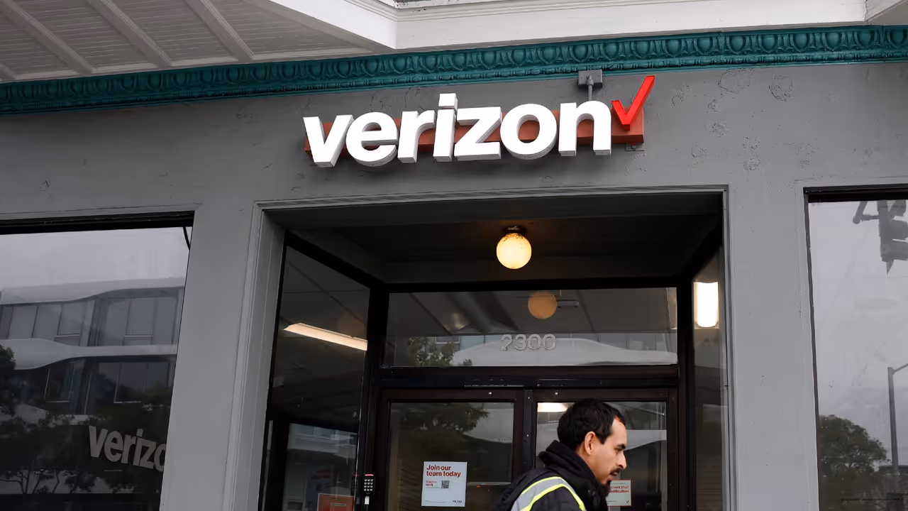 Verizon layoffs 2025