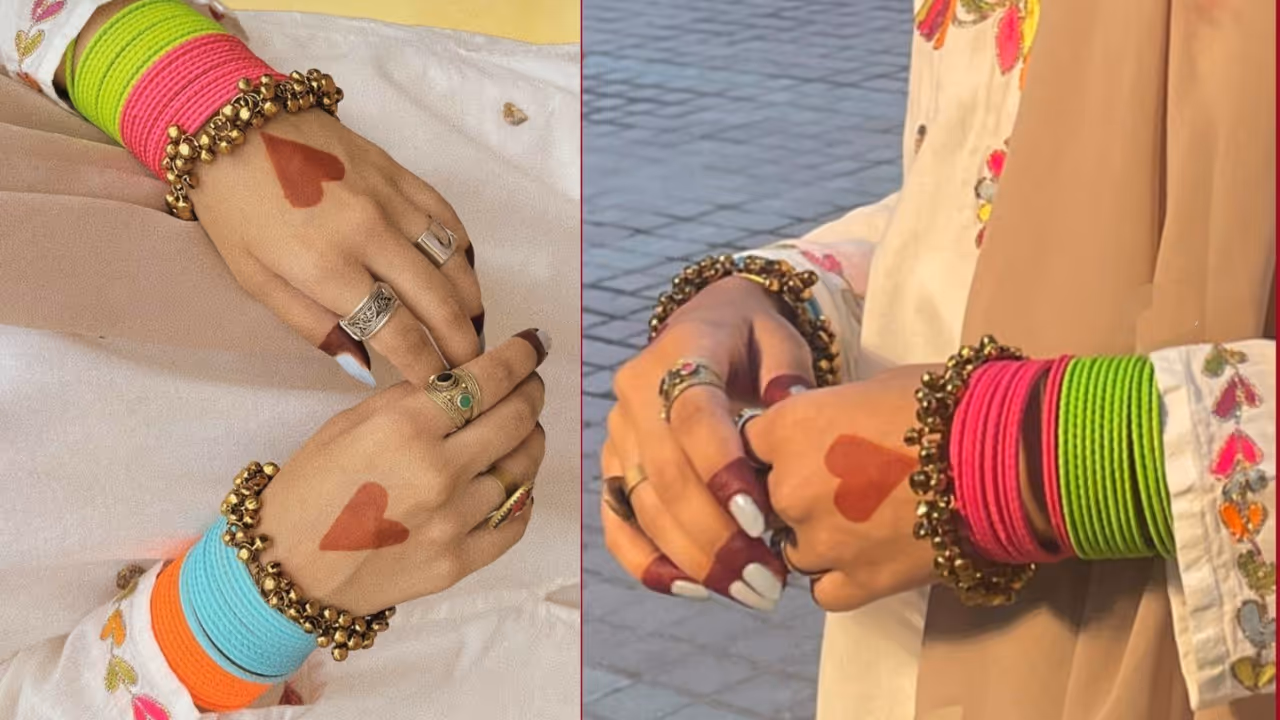 contrast churi bangles set contrast churi bangles set