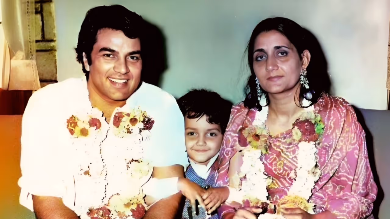 Dharmendra First Salary