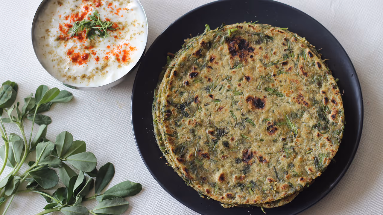 Raw or cooked methi for paratha