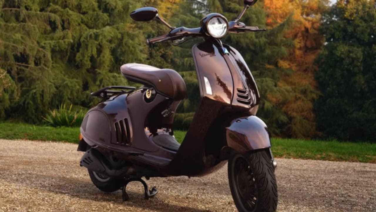 Vespa 946 Horse Scooter Vespa 946 Horse Scooter