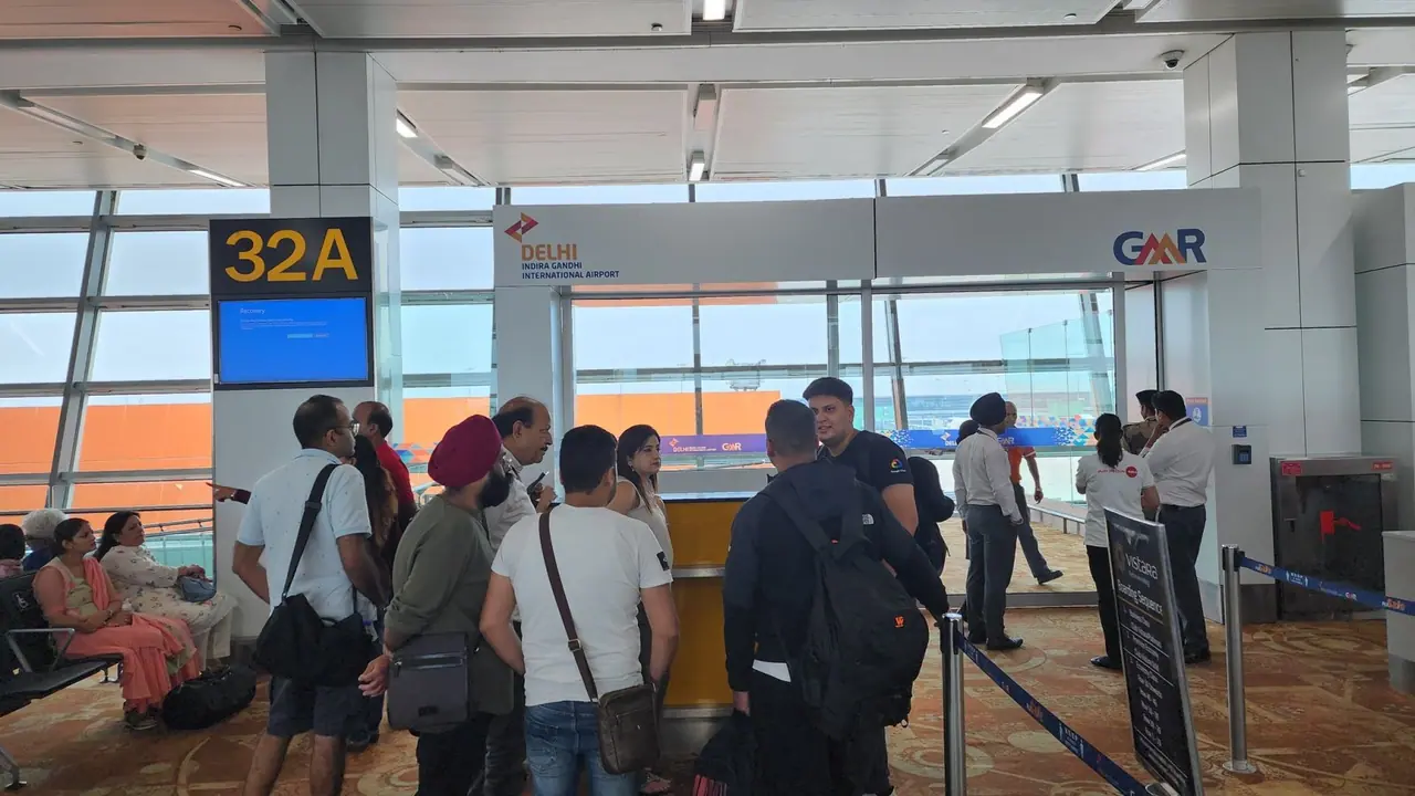 delhi airport check in system failure navitaire server down indigo akasa spicejet flight delay india delhi airport check in system failure navitaire server down indigo akasa spicejet flight delay india