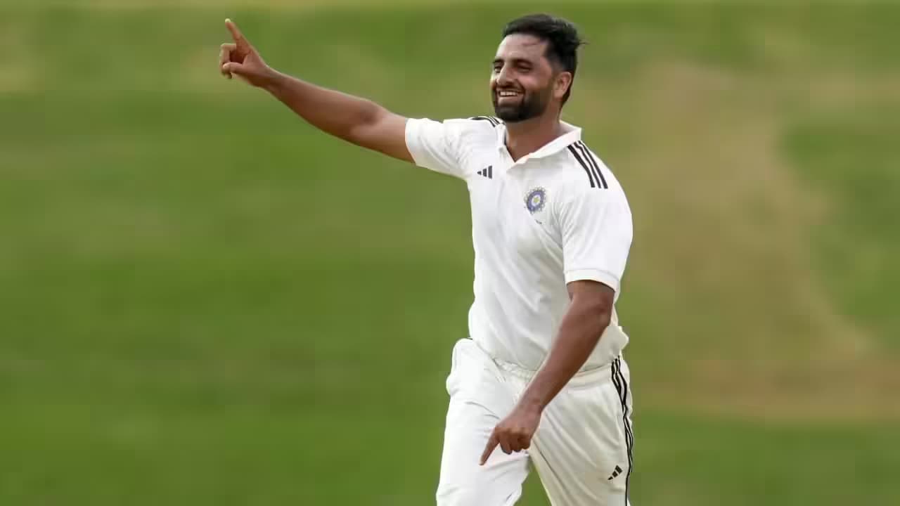 Auqib Nabi Dar Auqib Nabi Dar