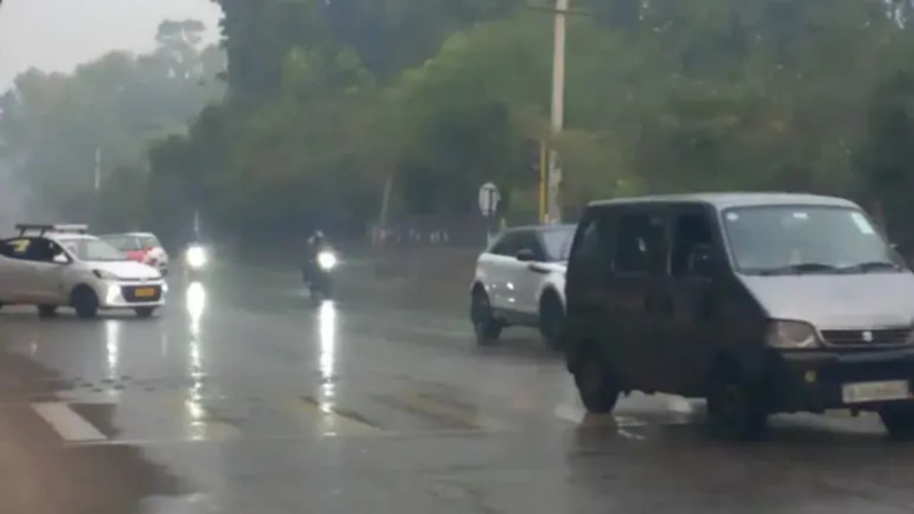 delhi ncr rain thunderstorm weather alert imd yellow orange alert temperature drop pre monsoon update delhi ncr rain thunderstorm weather alert imd yellow orange alert temperature drop pre monsoon update