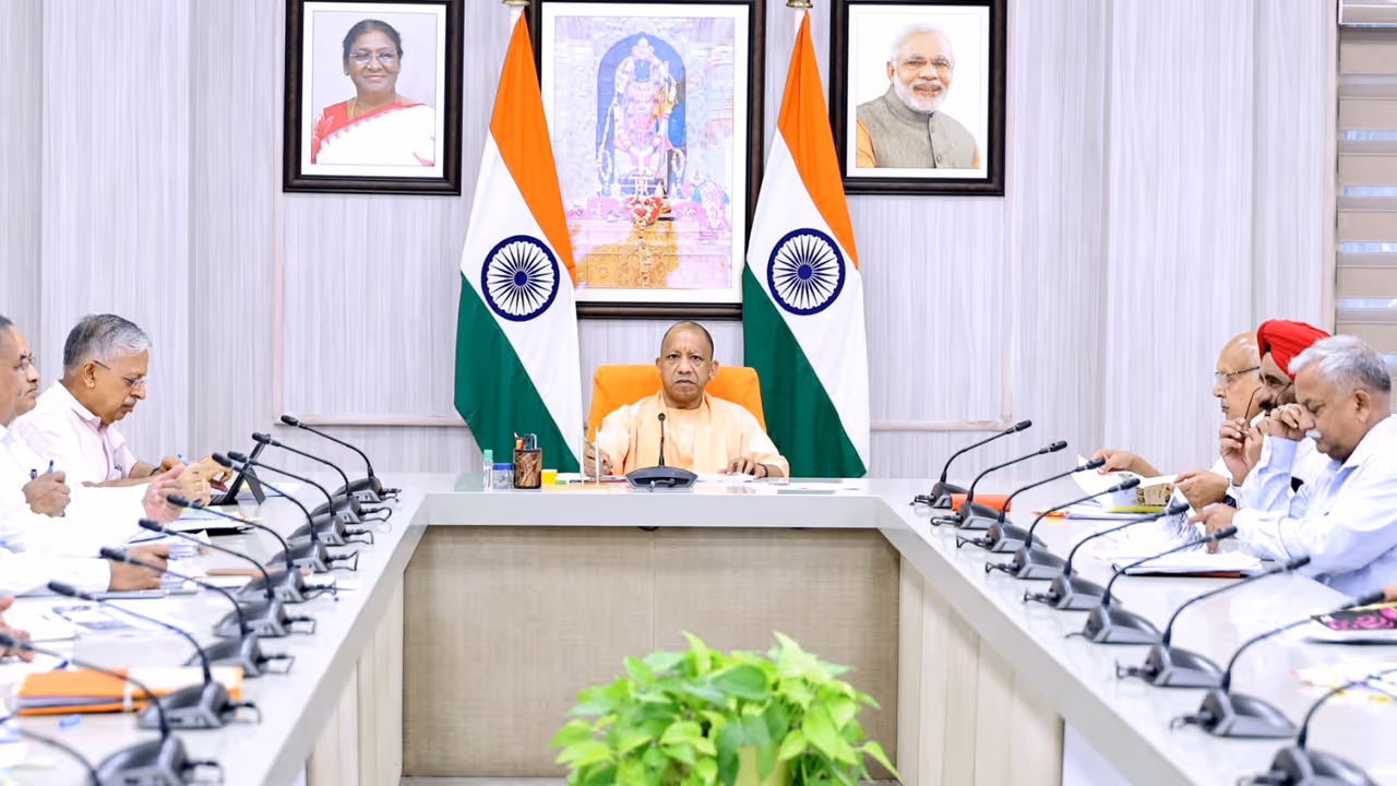Yogi Government Appoints Outgoing Village Heads as Gram Panchayat Administrators in Uttar Pradesh Yogi Government Appoints Outgoing Village Heads as Gram Panchayat Administrators in Uttar Pradesh