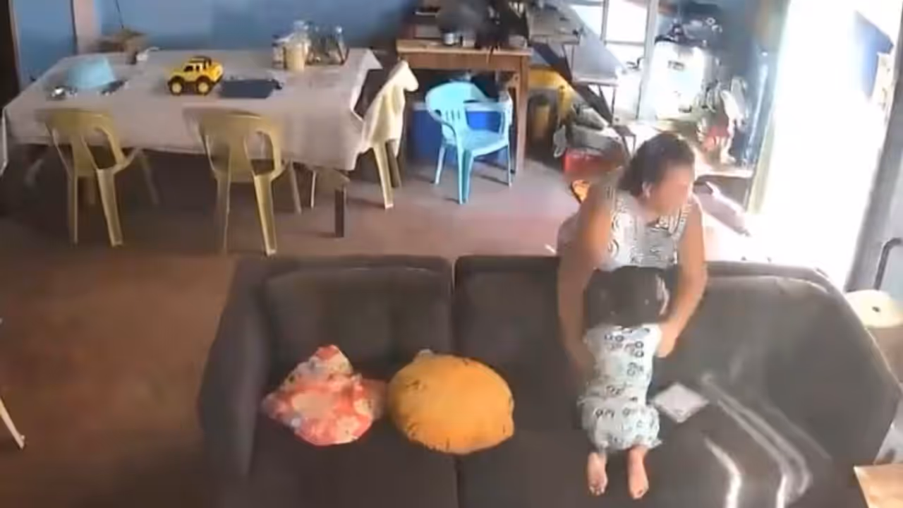 Grandmother shields grandson during Philippines earthquake Grandmother shields grandson during Philippines earthquake