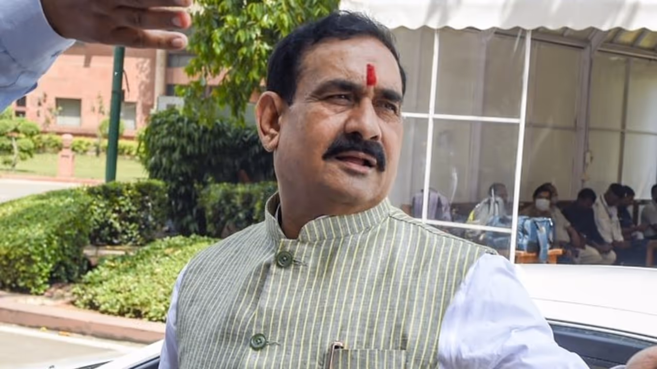 narottam mishra datia bypoll bjp ticket protest nh44 road block stone pelting narottam mishra datia bypoll bjp ticket protest nh44 road block stone pelting
