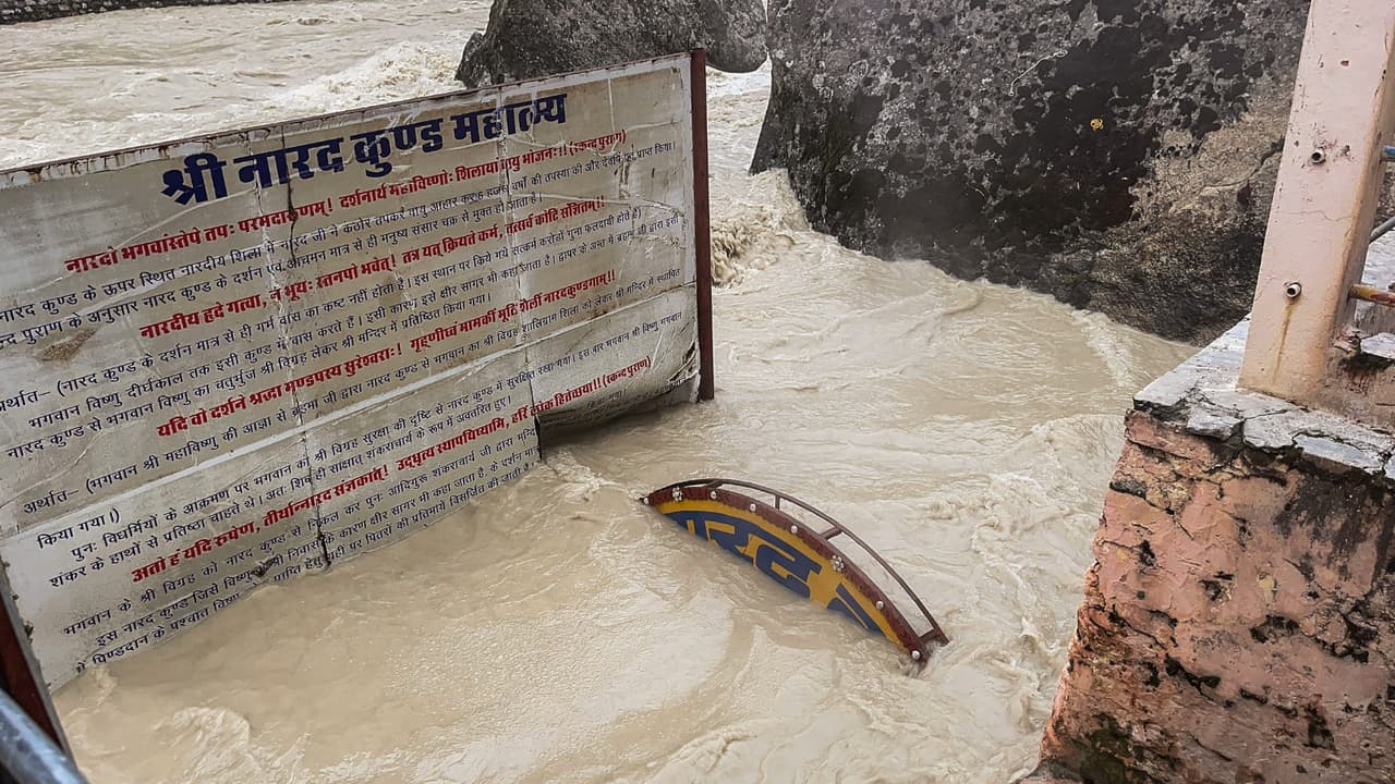 uttarakhand rudraprayag heavy rain alaknanda shiva statue submerged badrinath highway landslide uttarakhand rudraprayag heavy rain alaknanda shiva statue submerged badrinath highway landslide