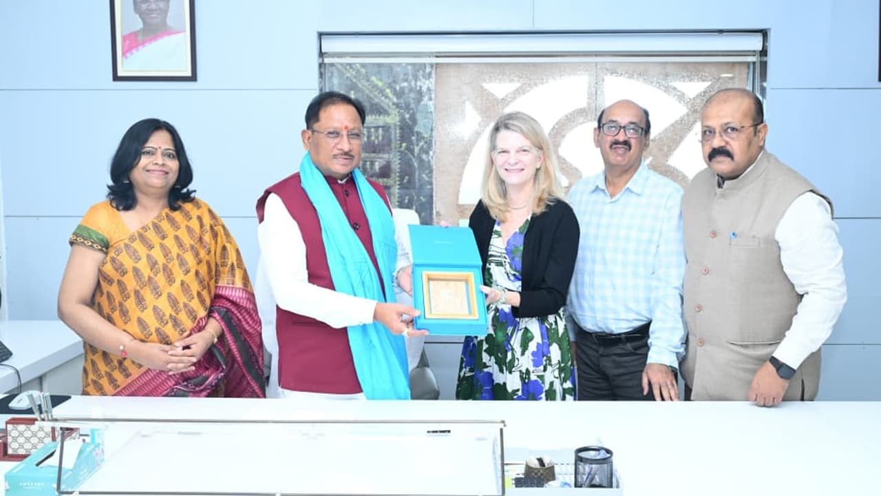 छत्तीसगढ़ में कुपोषण पर बड़ा एक्शन, CM विष्णु देव साय ने UNICEF के साथ तय  किया नया रोडमैप | Vishnu Deo Sai Unicef Meeting Maternal Child Health  Malnutrition Chhattisgarh Development Plan |