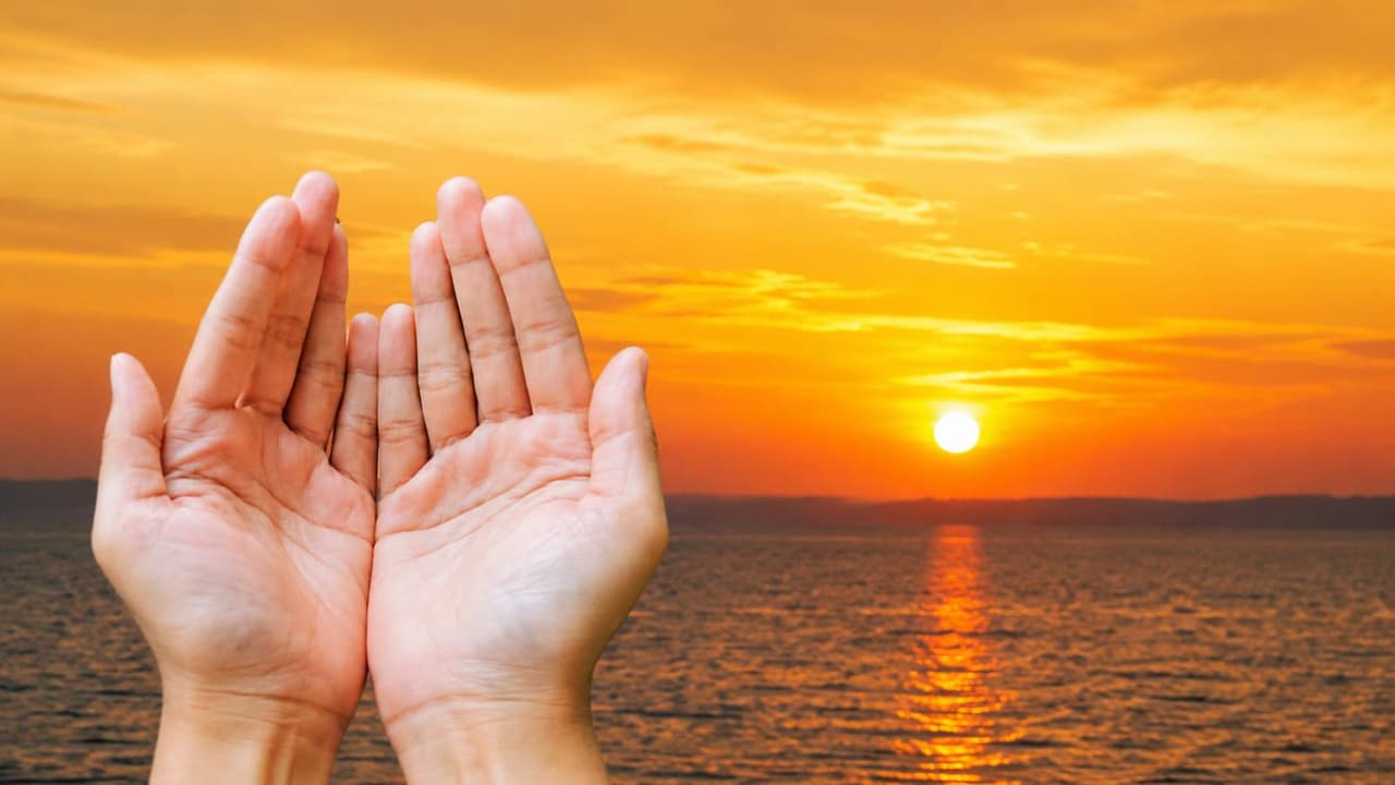 सुबह उठते ही कौन सा मंत्र बोलना चाहिए? सुबह उठते ही कौन सा मंत्र बोलना चाहिए?
