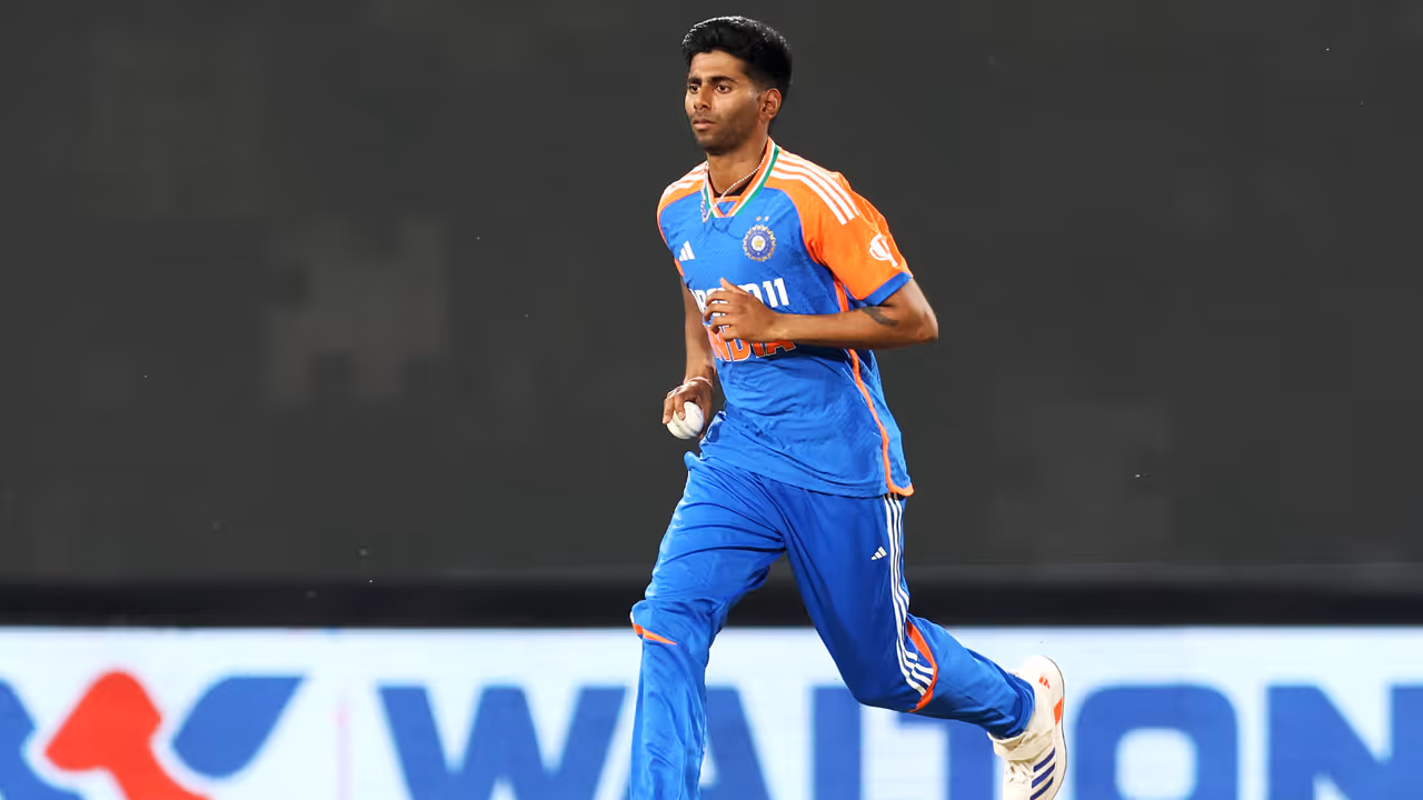 Mayank Yadav Creates History With First Ball Wicket on India Comeback Against Zimbabwe Mayank Yadav Creates History With First Ball Wicket on India Comeback Against Zimbabwe