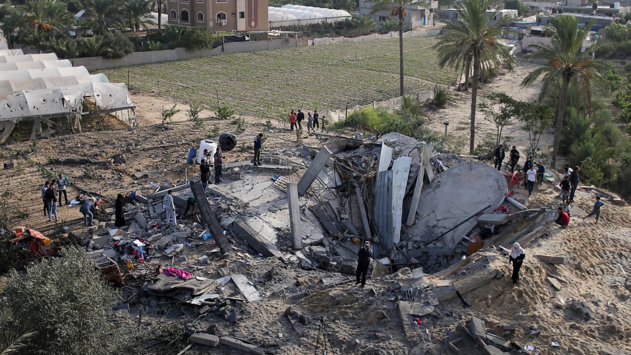 Israel Launches Fresh Gaza Strikes Despite Peace Push At Least Eight Palestinians Killed Israel Launches Fresh Gaza Strikes Despite Peace Push At Least Eight Palestinians Killed