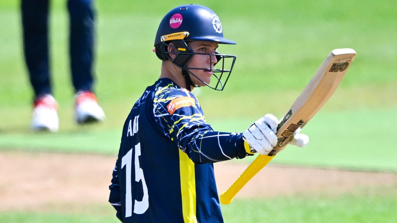 Toby Albert Hits 6 Sixes on 6 Consecutive Balls in England One Day Cup Toby Albert Hits 6 Sixes on 6 Consecutive Balls in England One Day Cup