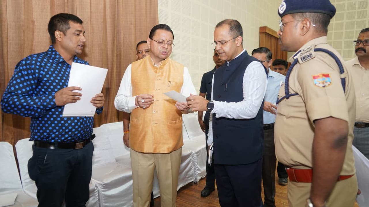 Uttarakhand Jan Sunwai: CM Dhami Reviews Public Issues, Tells Officials to Avoid Delays Uttarakhand Jan Sunwai: CM Dhami Reviews Public Issues, Tells Officials to Avoid Delays