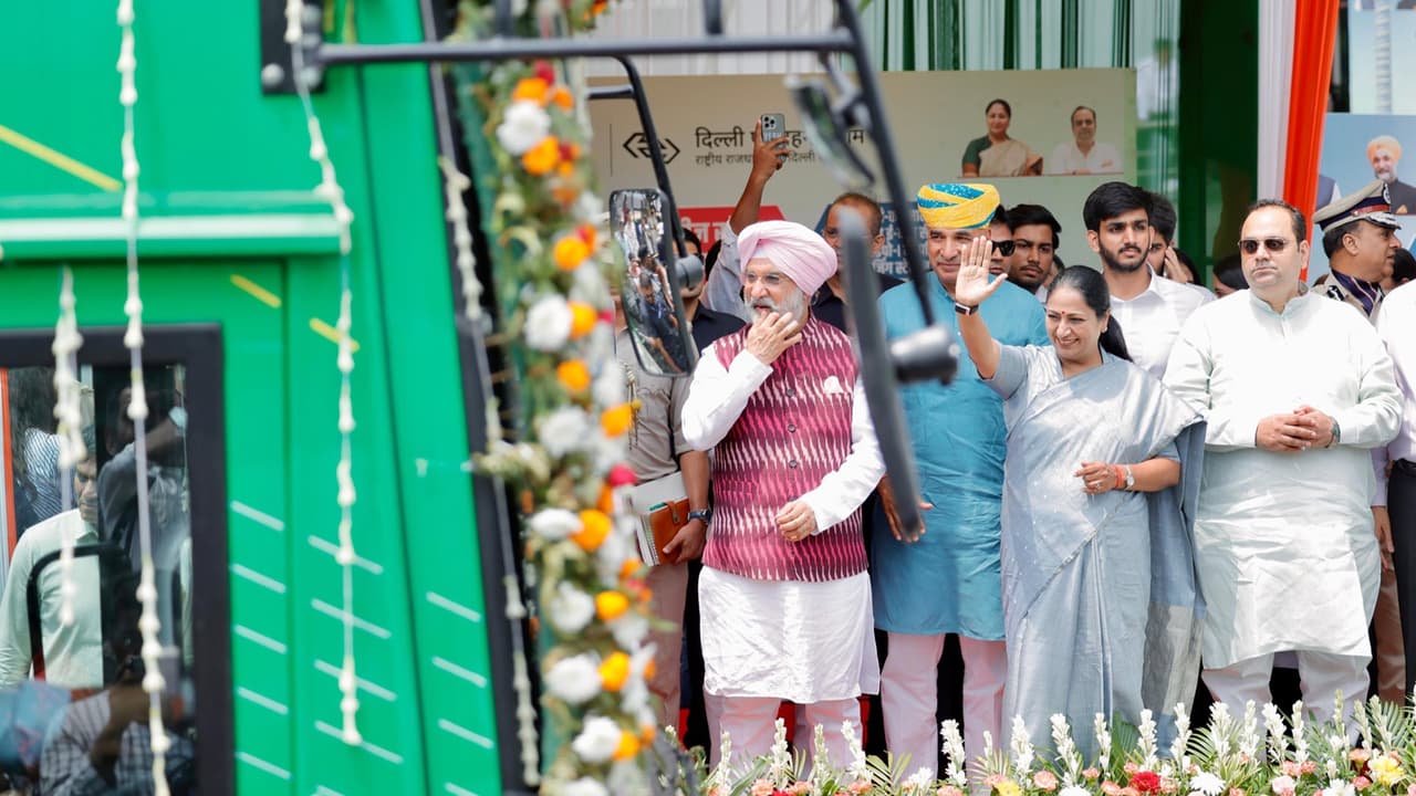 Delhi Gets 200 New E Buses! Ladies Special Routes and Karnal Service Also Start Delhi Gets 200 New E Buses! Ladies Special Routes and Karnal Service Also Start