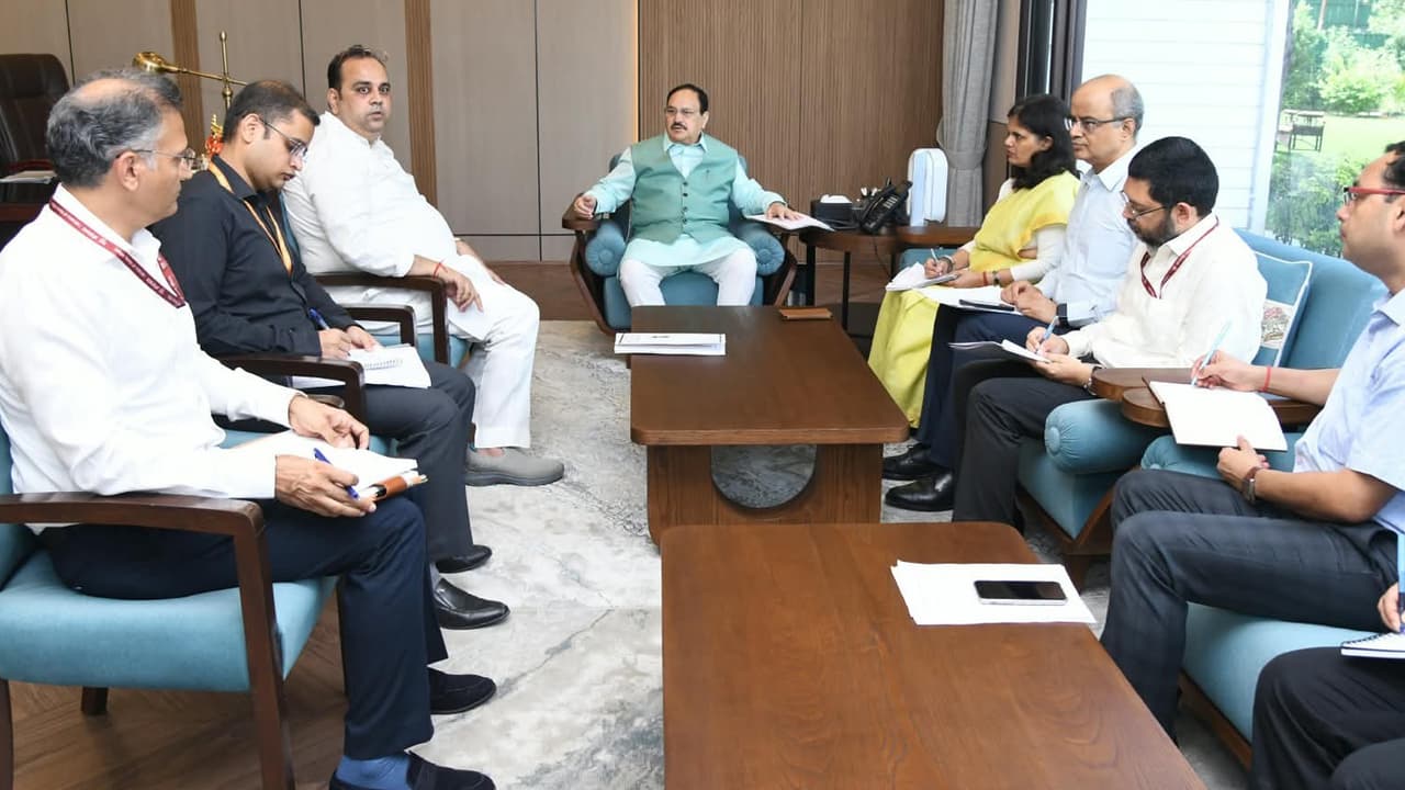 Delhi H1N1 Alert, Over 1,770 Patients Treated as Pankaj Singh Reviews Situation With JP Nadda Delhi H1N1 Alert, Over 1,770 Patients Treated as Pankaj Singh Reviews Situation With JP Nadda