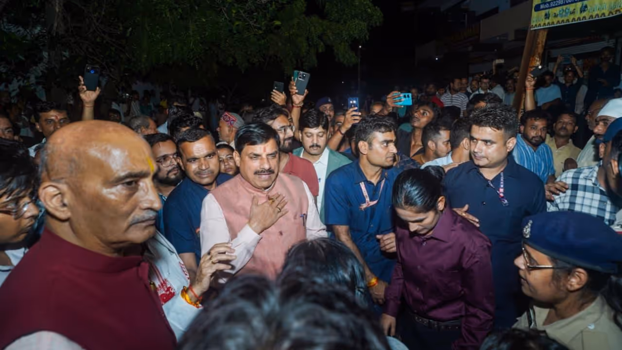 CM Mohan Yadav Reaches Rewa Reviews Heavy Rain Relief Work and Issues Key Directives CM Mohan Yadav Reaches Rewa Reviews Heavy Rain Relief Work and Issues Key Directives
