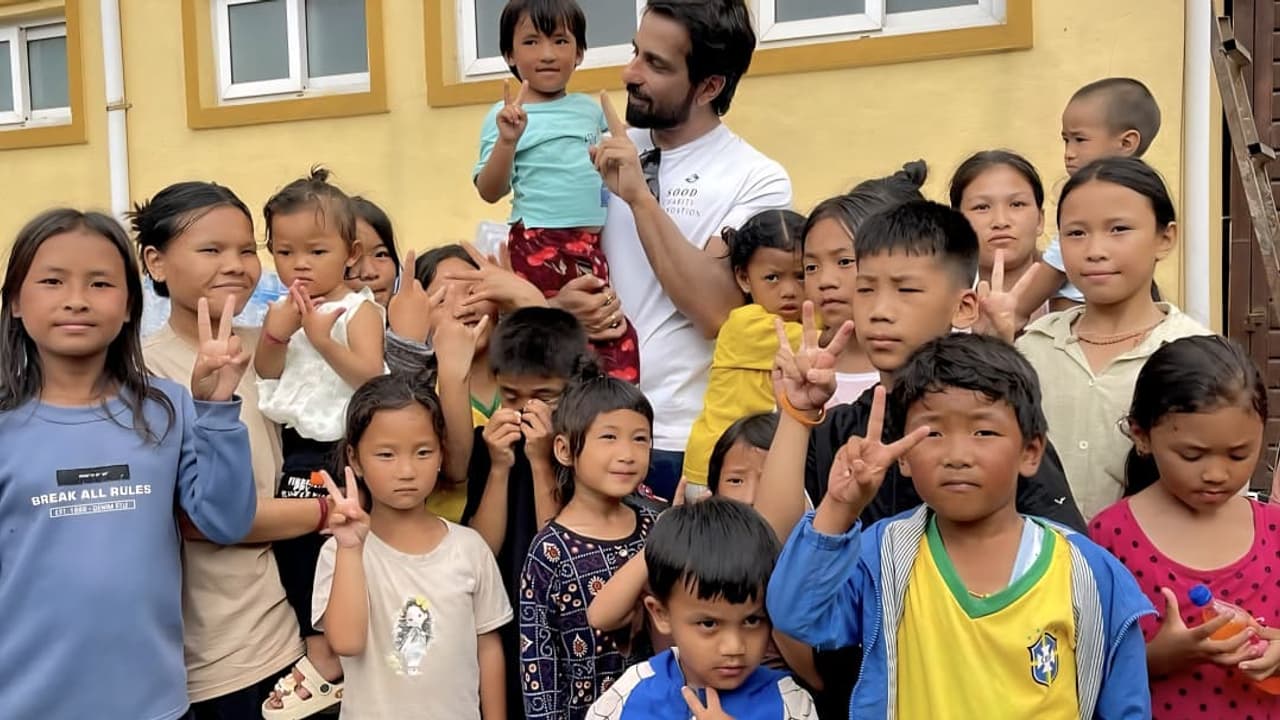 Nepal Flood Horror, Sonu Sood Shows Why Fans Call Him Real Life Hero With This BIG Move Nepal Flood Horror, Sonu Sood Shows Why Fans Call Him Real Life Hero With This BIG Move