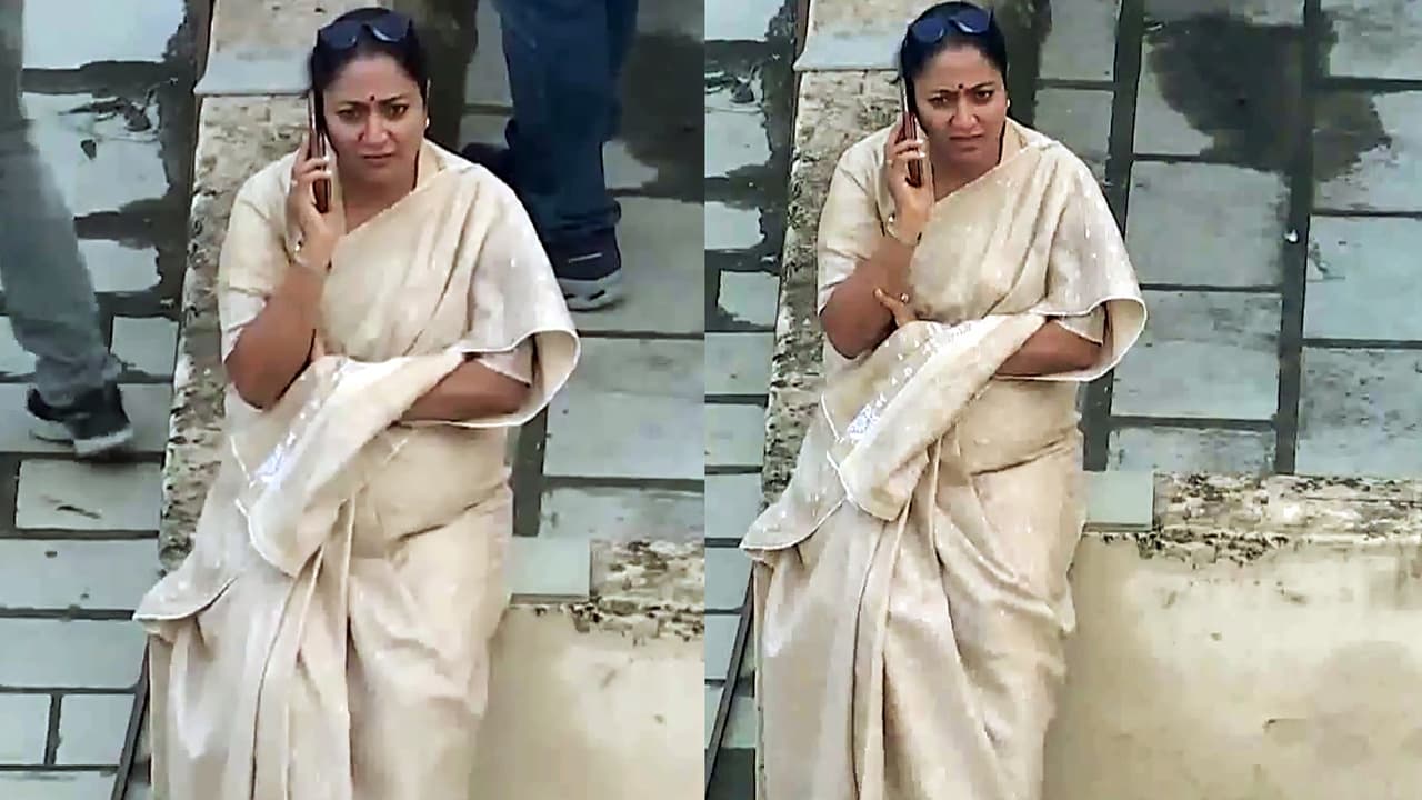 Delhi Building Collapse: 3 Dead, 40–50 Students Feared Trapped in Satya Niketan PG Hostel Delhi Building Collapse: 3 Dead, 40–50 Students Feared Trapped in Satya Niketan PG Hostel