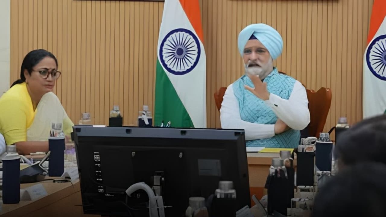 delhi satya niketan building collapse owner arrested pg sealing high level meeting bulldozer action delhi satya niketan building collapse owner arrested pg sealing high level meeting bulldozer action
