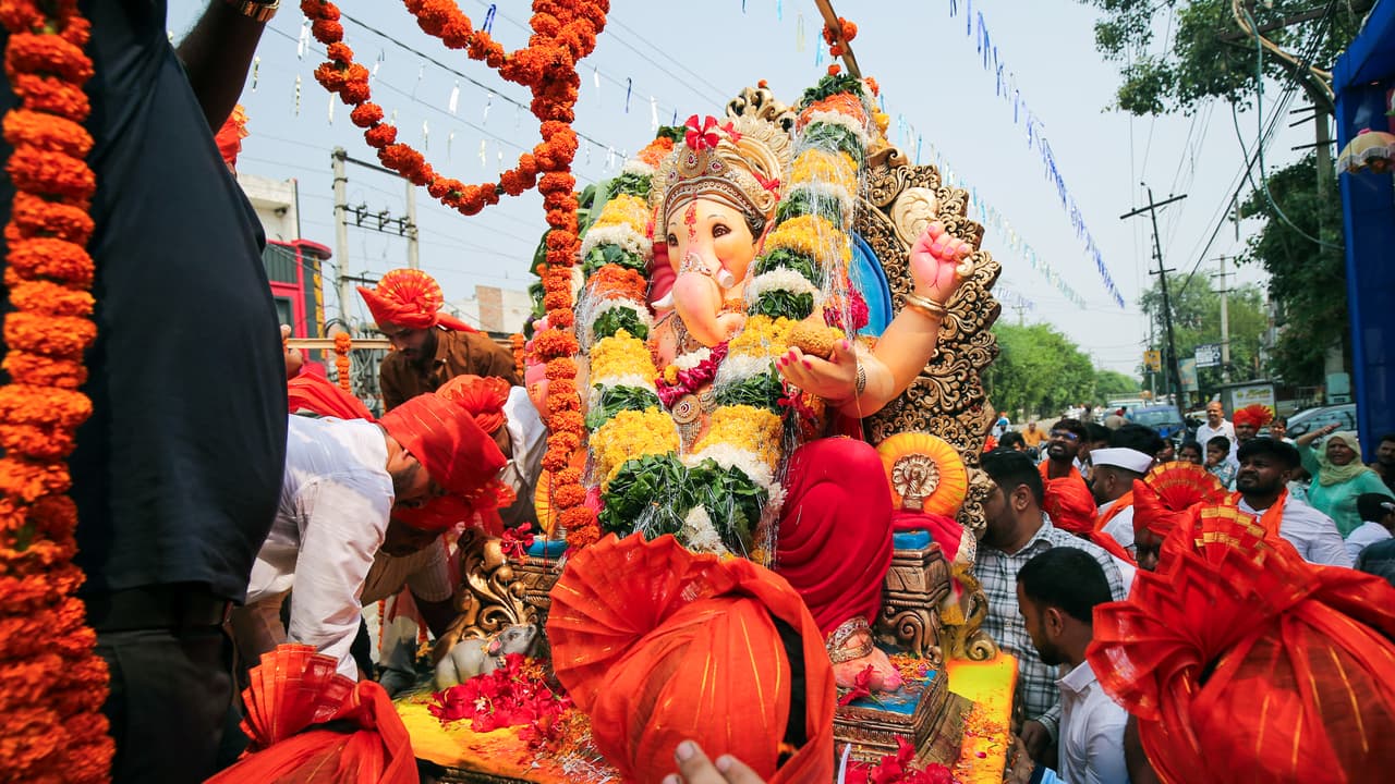 Delhi Ganesh Visarjan 2026: 81 Artificial Ponds Set Up, 250+ Visarjan Patra Arranged Delhi Ganesh Visarjan 2026: 81 Artificial Ponds Set Up, 250+ Visarjan Patra Arranged