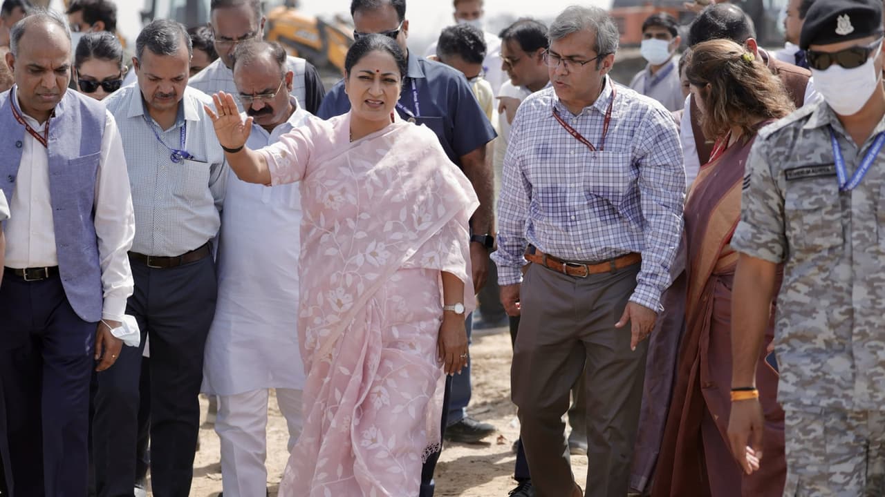 Delhi Okhla Landfill News: Rekha Gupta Reviews Cleanup Work, Sets Focus on Faster Waste Remediation Delhi Okhla Landfill News: Rekha Gupta Reviews Cleanup Work, Sets Focus on Faster Waste Remediation