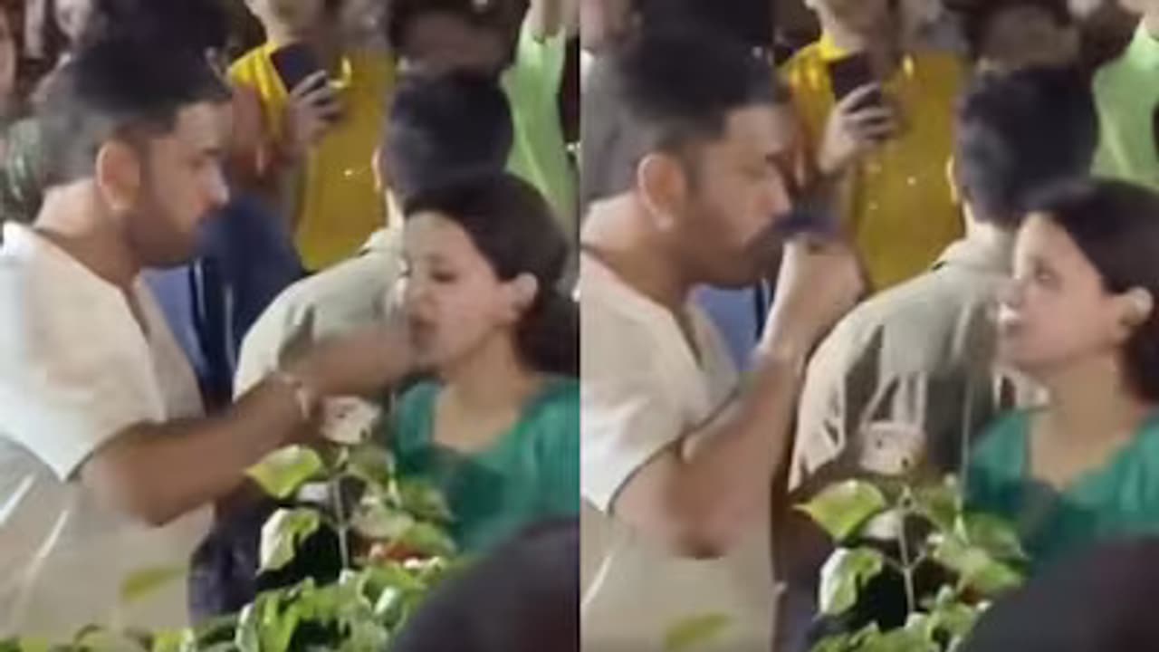 MS Dhoni’s Cheeky Ice Cream Prank on Wife Sakshi MS Dhoni’s Cheeky Ice Cream Prank on Wife Sakshi
