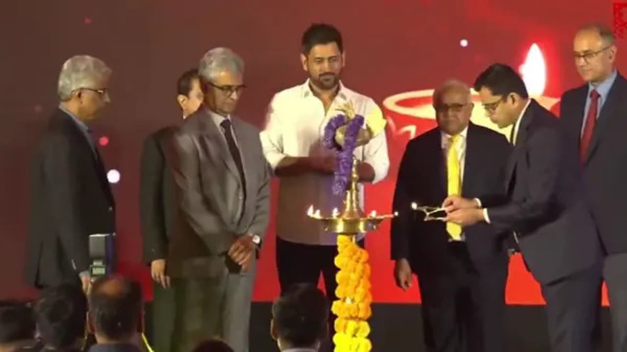 MS Dhoni MS Dhoni