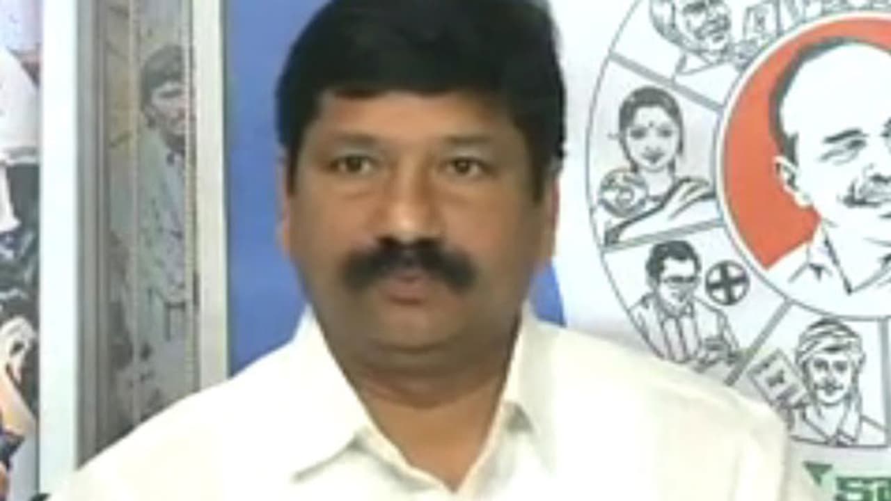 మంత్రి జోగి రమేష్ ర్యాలీలో అపశృతి.. సర్పంచ్ మృతి.. మంత్రి జోగి రమేష్ ర్యాలీలో అపశృతి.. సర్పంచ్ మృతి..