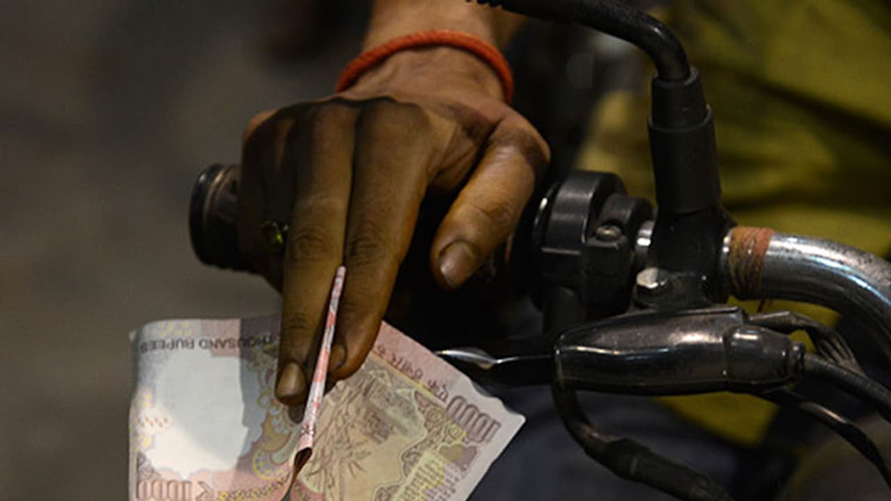 ಹೊಸ ವಿನ್ಯಾಸದೊಂದಿಗೆ ಬರಲಿದೆ ಸಾವಿರದ ನೋಟುಗಳು ಹೊಸ ವಿನ್ಯಾಸದೊಂದಿಗೆ ಬರಲಿದೆ ಸಾವಿರದ ನೋಟುಗಳು