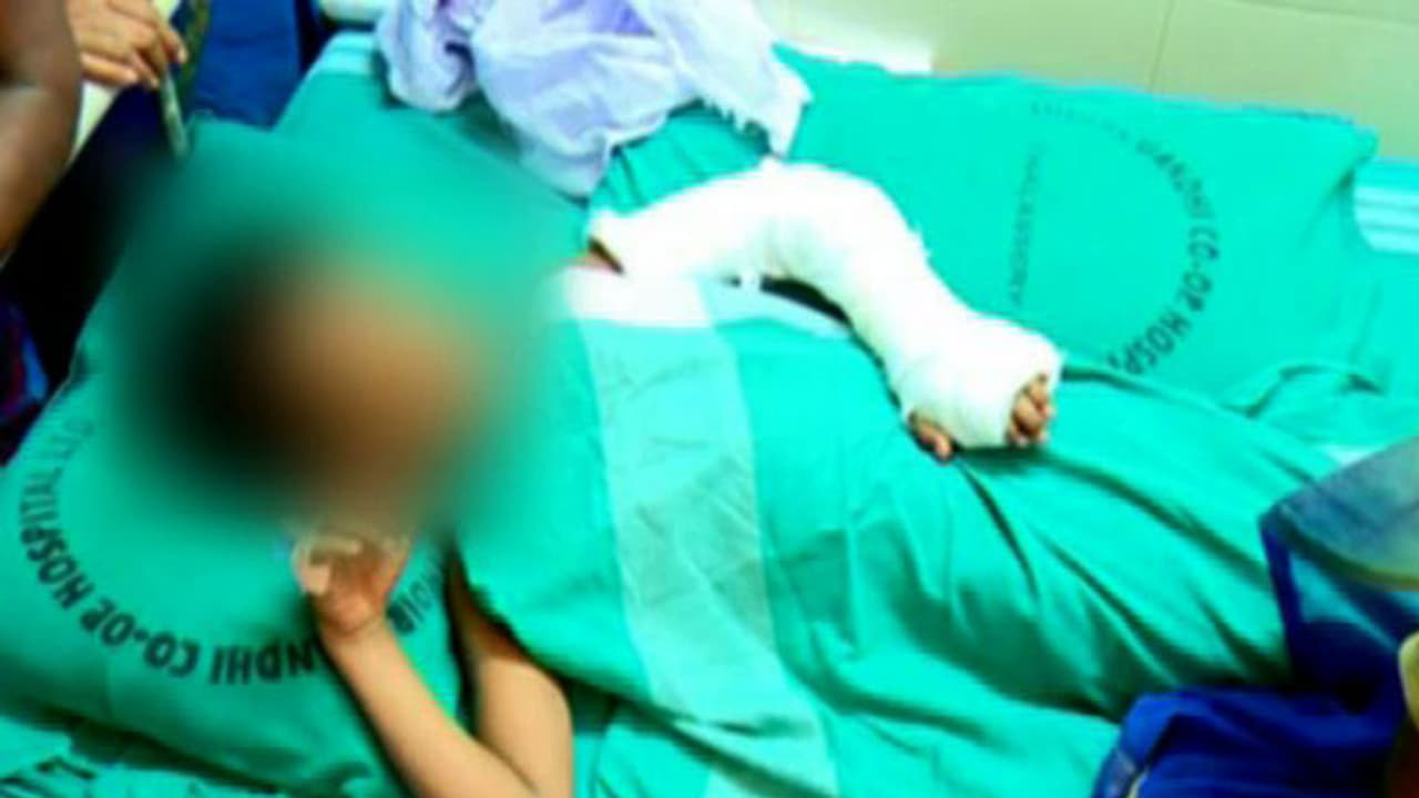 బెజవాడలో మరో నిర్భయ.. మహిళను కొట్టి, జననాంగంలోకి కర్ర చొప్పించి బెజవాడలో మరో నిర్భయ.. మహిళను కొట్టి, జననాంగంలోకి కర్ర చొప్పించి