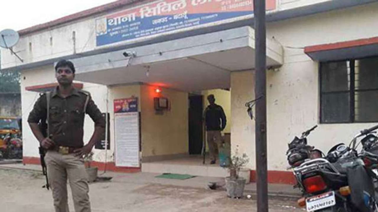 ഉടമസ്ഥാവകാശ തര്ക്കത്തില് നായയെ കസ്റ്റഡിയിലെടുത്ത് യുപി പൊലീസ് ഉടമസ്ഥാവകാശ തര്ക്കത്തില് നായയെ കസ്റ്റഡിയിലെടുത്ത് യുപി പൊലീസ്