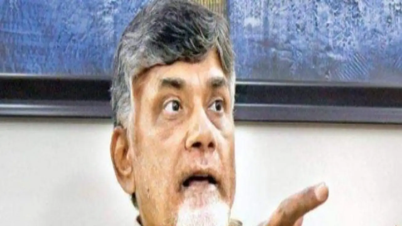 అఖిలేష్, మమతా ఫోన్: చంద్రబాబు థర్డ్ ఫ్రంట్ దూకుడు అఖిలేష్, మమతా ఫోన్: చంద్రబాబు థర్డ్ ఫ్రంట్ దూకుడు