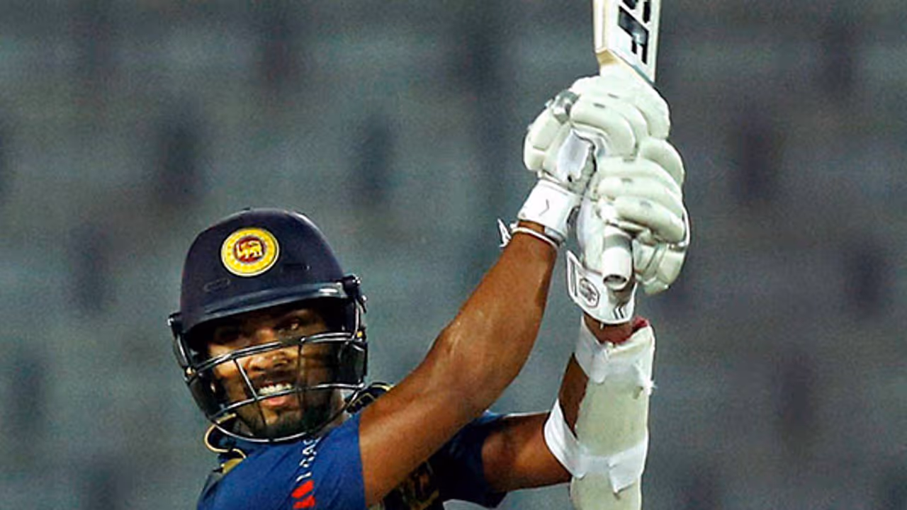 ಚೆಂಡು ವಿರೂಪ: ಲಂಕಾ ನಾಯಕನಿಗೆ 1 ಟೆಸ್ಟ್ ನಿಷೇಧ ಚೆಂಡು ವಿರೂಪ: ಲಂಕಾ ನಾಯಕನಿಗೆ 1 ಟೆಸ್ಟ್ ನಿಷೇಧ