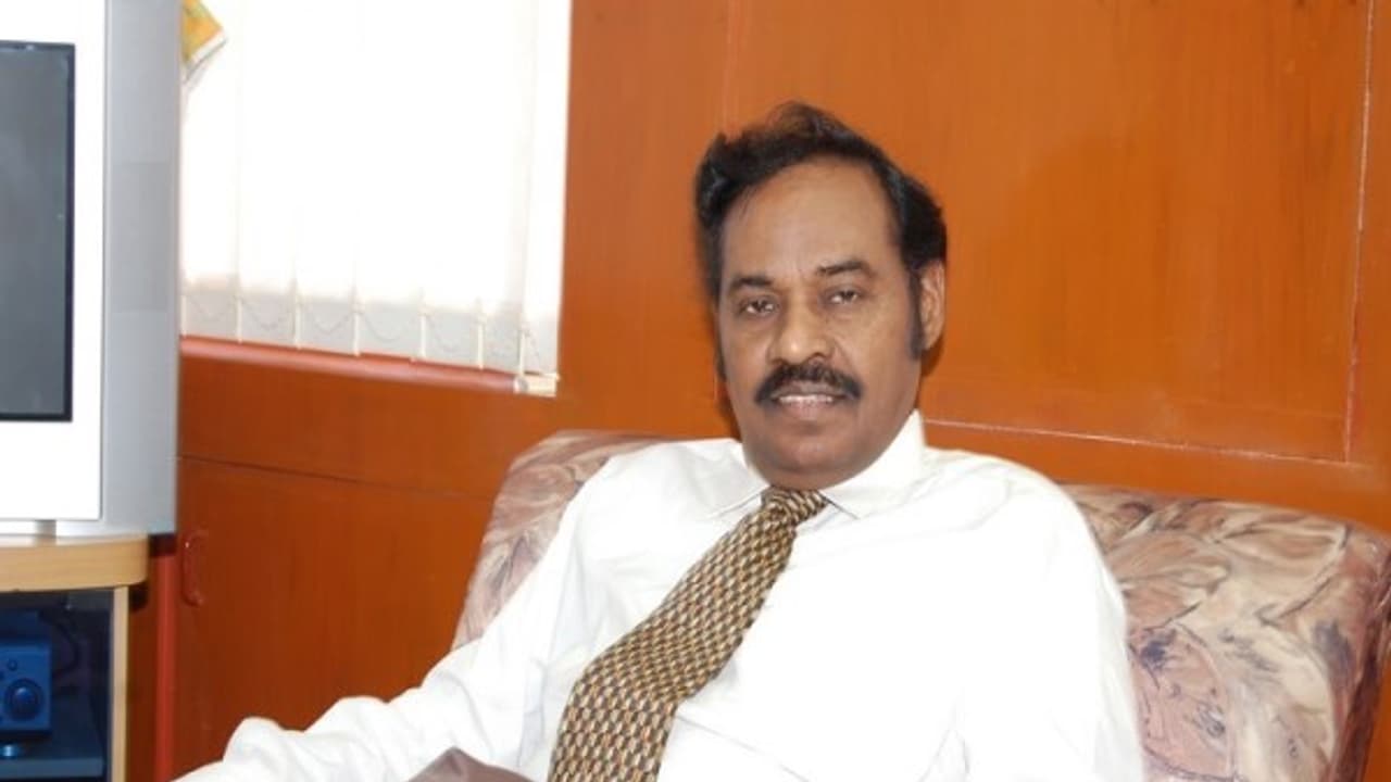 மருத்துவ சீட்டு மோசடி வழக்கு பாரிவேந்தரை கழட்டிவிட்ட உச்சநீதிமன்றம்...! மருத்துவ சீட்டு மோசடி வழக்கு பாரிவேந்தரை கழட்டிவிட்ட உச்சநீதிமன்றம்...!