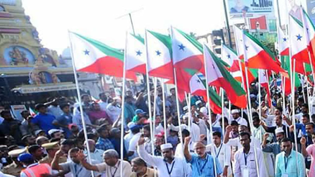 തീവ്രവാദികളായി മുദ്രകുത്താൻ ശ്രമമെന്ന് പോപ്പുലർഫ്രണ്ട് തീവ്രവാദികളായി മുദ്രകുത്താൻ ശ്രമമെന്ന് പോപ്പുലർഫ്രണ്ട്