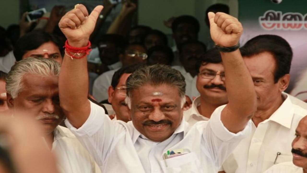 ஓ.பி.எஸ் நீதி கேட்டு நெடும்பயணம் தமிழகம் முழுவதும் பொதுமக்களை சந்திக்க திட்டம் ஓ.பி.எஸ் நீதி கேட்டு நெடும்பயணம் தமிழகம் முழுவதும் பொதுமக்களை சந்திக்க திட்டம்