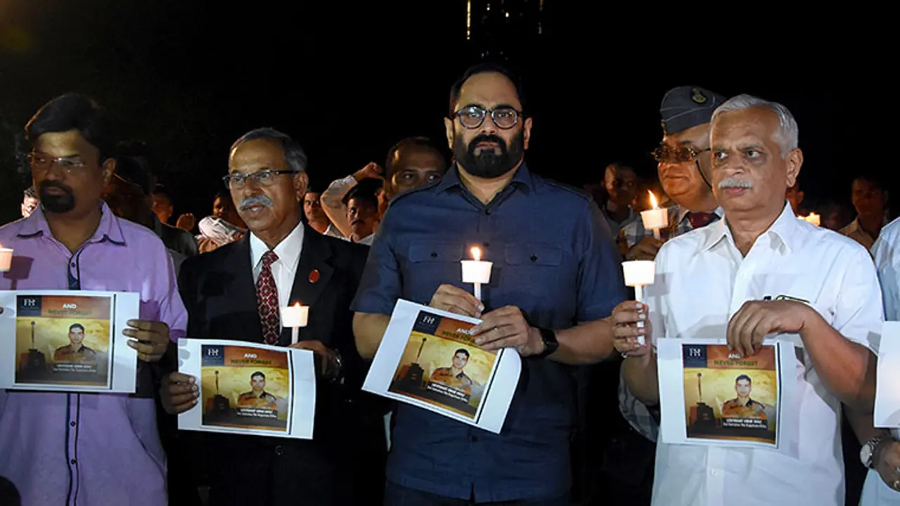 Hundreds of Bangaloreans pay homage to slain Kashmiri soldier Umar Fayaz Hundreds of Bangaloreans pay homage to slain Kashmiri soldier Umar Fayaz