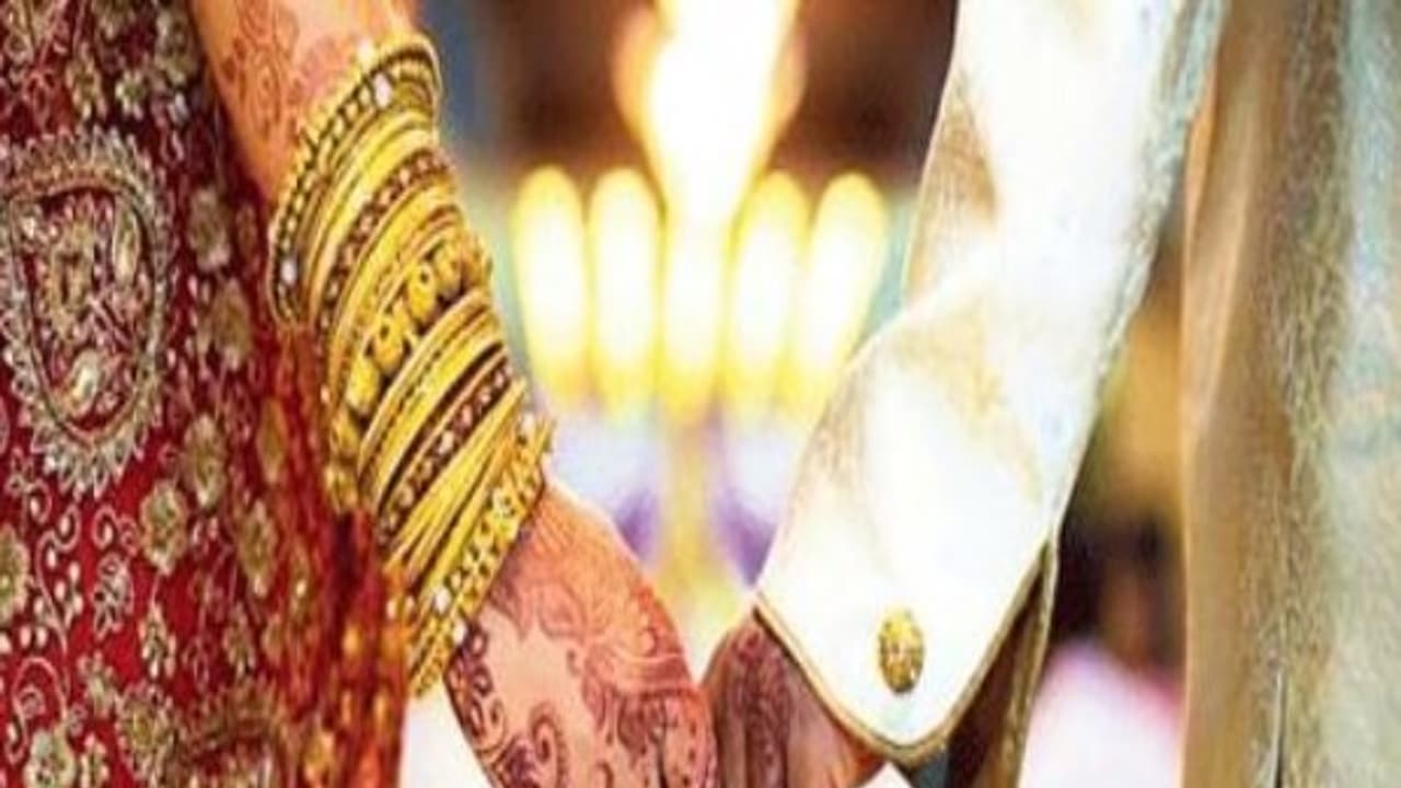 வரதட்சணை வழக்கில் கணவனை உடனடியாக கைது செய்யக் கூடாது உச்ச நீதிமன்றம் அதிரடி உத்தரவு வரதட்சணை வழக்கில் கணவனை உடனடியாக கைது செய்யக் கூடாது உச்ச நீதிமன்றம் அதிரடி உத்தரவு