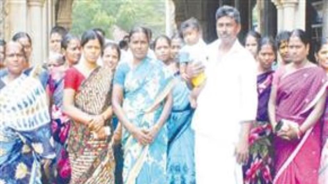 இருக்குற சாராயக் கடை போதாது என்று புது சாராயக் கடையா? எதிர்ப்பு தெரிவித்து மக்கள் ஆட்சியரிடம் மனு... இருக்குற சாராயக் கடை போதாது என்று புது சாராயக் கடையா? எதிர்ப்பு தெரிவித்து மக்கள் ஆட்சியரிடம் மனு...