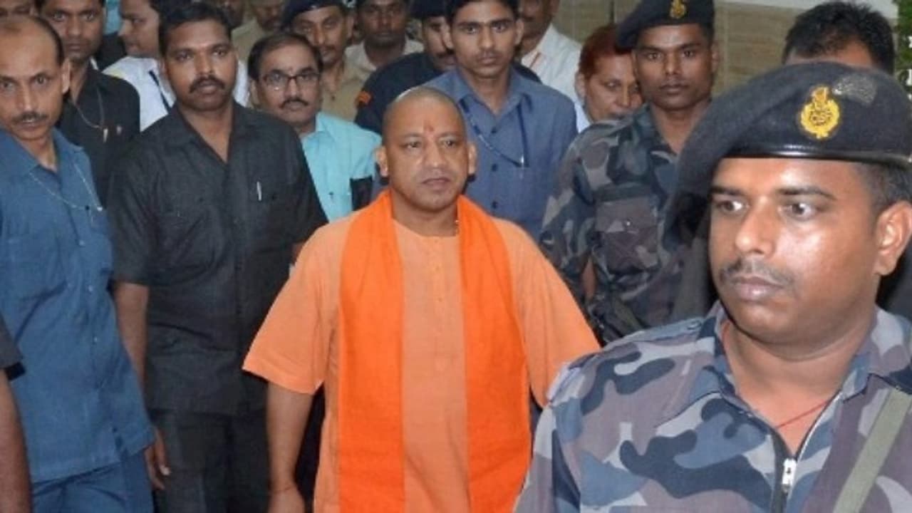 “அட மாறிட்டாங்க இல்லப்பா… மாத்திட்டாங்க”… ஆதித்யநாத் அதிரடியால் தலைகீழானது உபி “அட மாறிட்டாங்க இல்லப்பா… மாத்திட்டாங்க”… ஆதித்யநாத் அதிரடியால் தலைகீழானது உபி