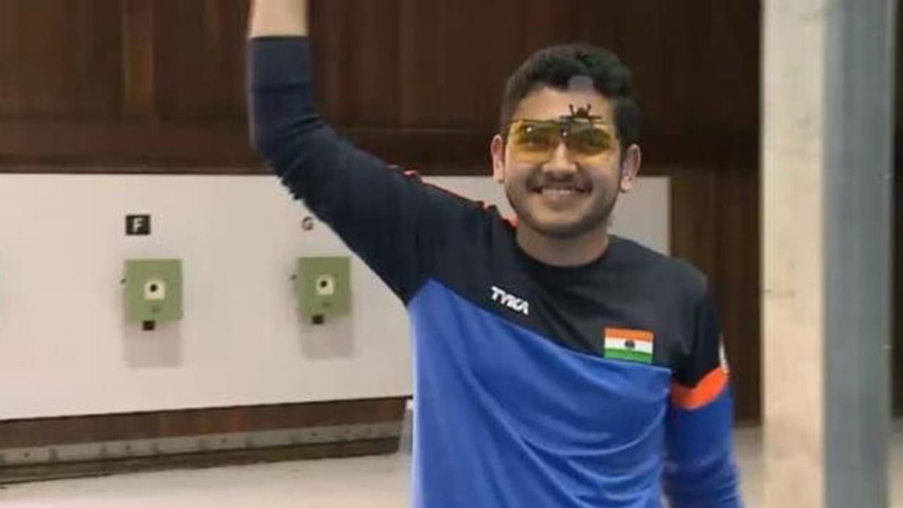 ಇಂದು ಮುಂದುವರಿದ ಭಾರತದ ಚಿನ್ನದ ಬೇಟೆ; ಚಿನ್ನ ಗೆದ್ದ 15 ವರ್ಷದ ಪೋರ ಅನಿಶ್ ಇಂದು ಮುಂದುವರಿದ ಭಾರತದ ಚಿನ್ನದ ಬೇಟೆ; ಚಿನ್ನ ಗೆದ್ದ 15 ವರ್ಷದ ಪೋರ ಅನಿಶ್