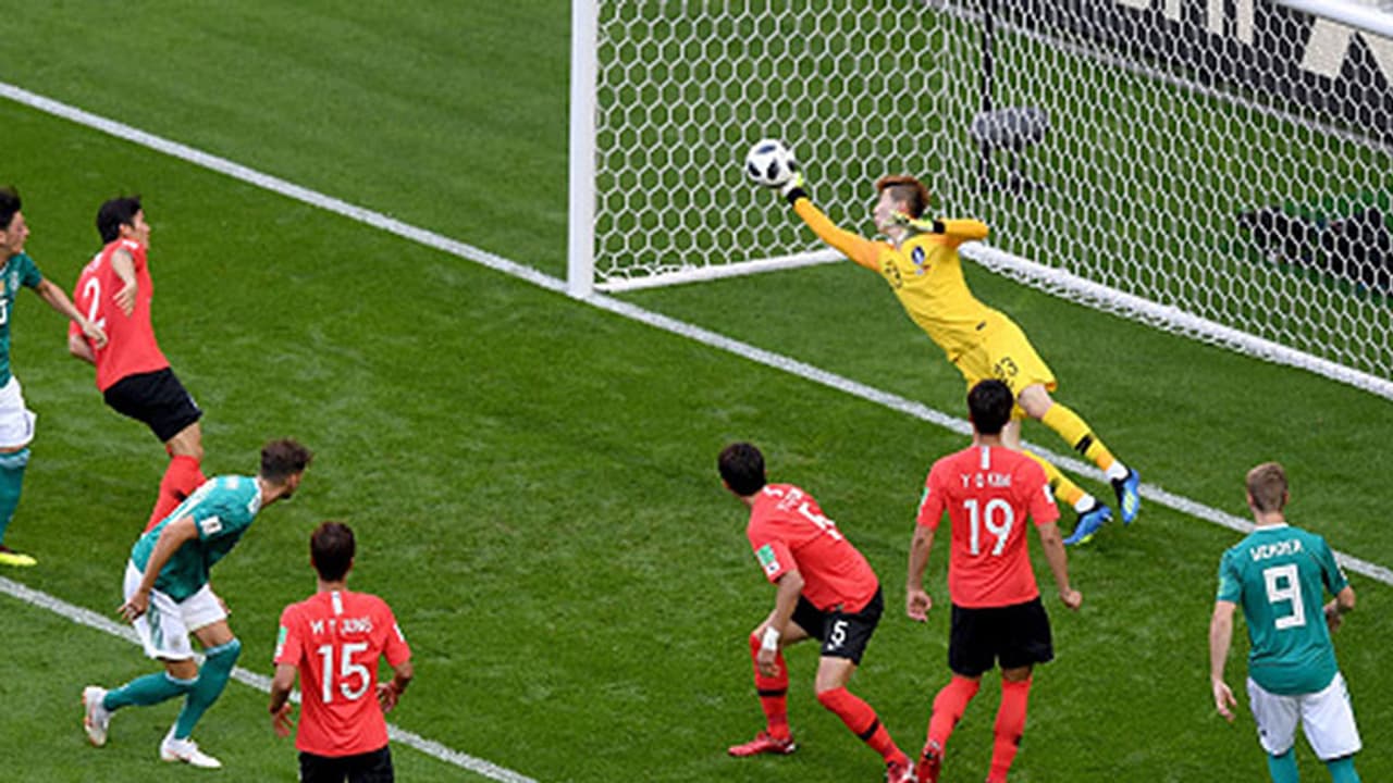 കണ്ണീരോടെ ജര്മന് ആരാധകര് കണ്ണീരോടെ ജര്മന് ആരാധകര്